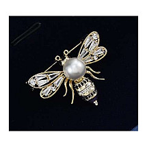 Decorative brooch Crystal Bee with Pearl BZ138