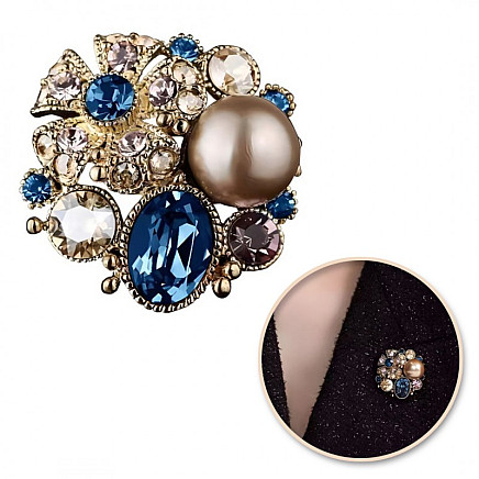 Elegant decorative brooch with brown and blue crystals BZ182