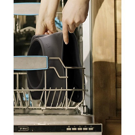 Dubultā bļoda suņiem un kaķiem ar silikona paliktni, 2 x 450 ml