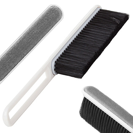 Brush to clean up hair broom