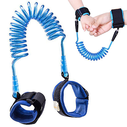 Childs harness leash against escape loss
