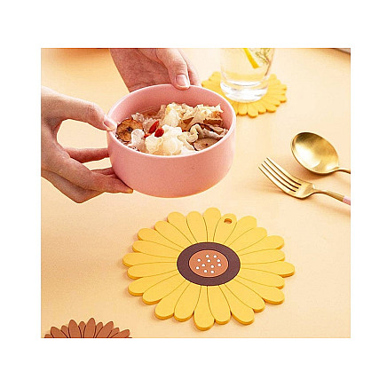 Silicone potholder for mugs and pans