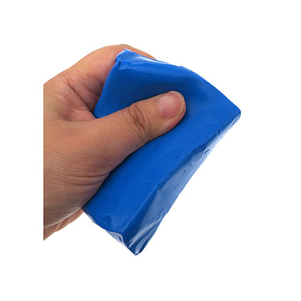 Hard clay for cleaning car paintwork