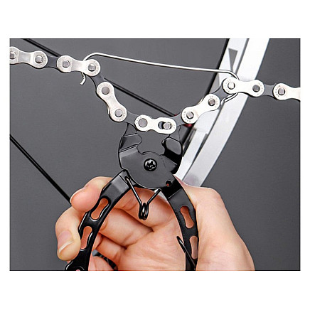 Pliers spanner to unbolt bicycle chain pinchers