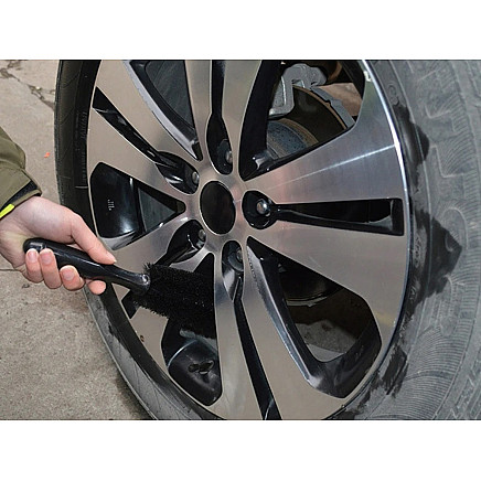 Wheel rim brush for cleaning car wheels detailing
