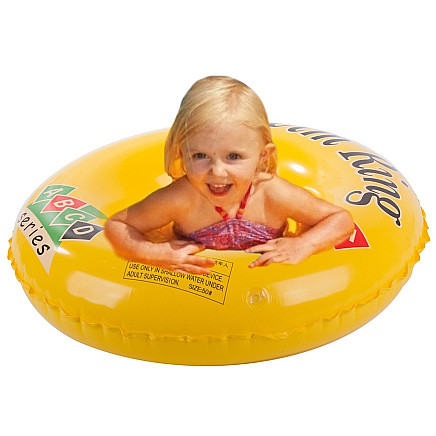 Small inflatable wheel for your child to swim in the pool water