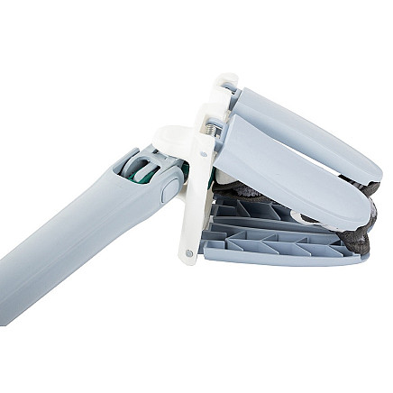 Flat mop for floor cleaning with wringer rotary twist wringer