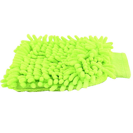 Microfibre cloth glove for cleaning the car wash on the hand