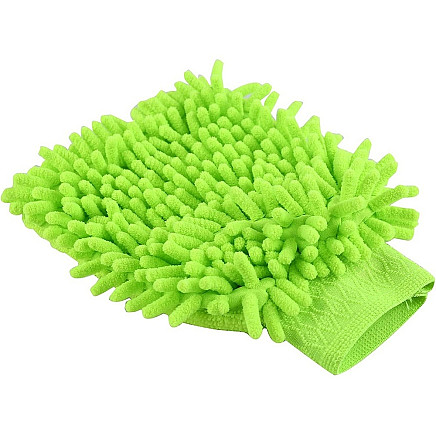 Microfibre cloth glove for cleaning the car wash on the hand