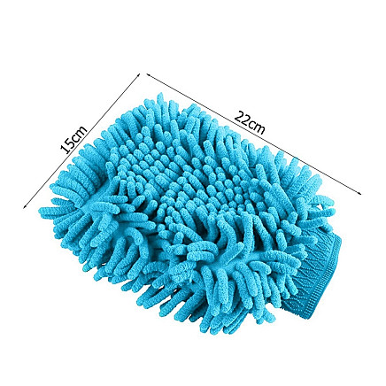 Microfibre cloth glove for cleaning the car wash on the hand