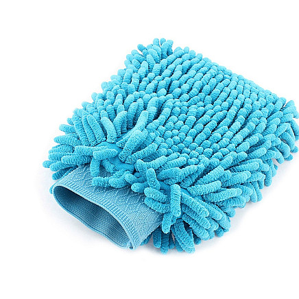 Microfibre cloth glove for cleaning the car wash on the hand