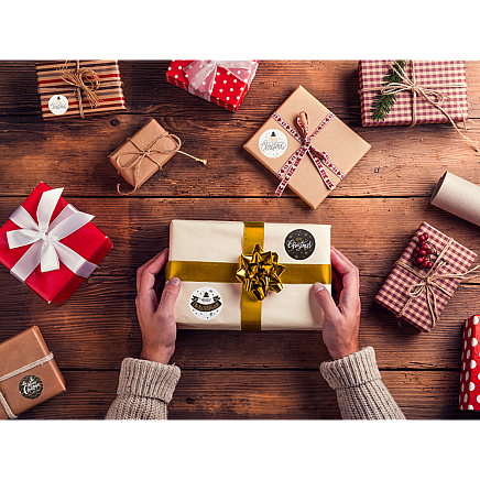 Dekoratīvās Ziemassvētku uzlīmes uz ruļļa 500 gab., krāsainas