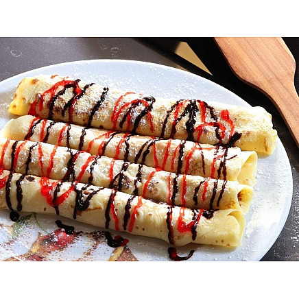 Pancake spatula with rolling pin for pancake omelettes