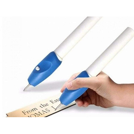 Engraving device engraving ballpoint pen