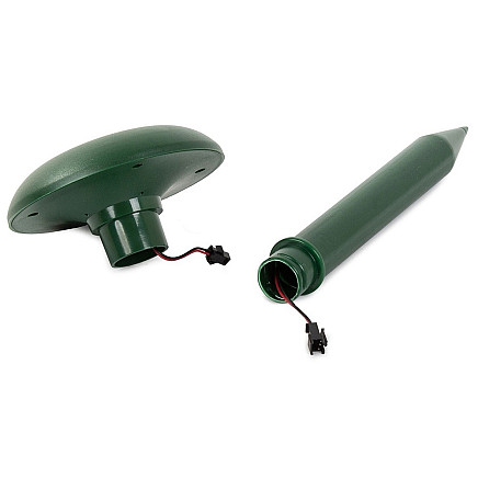 Solar mole pest deterrent