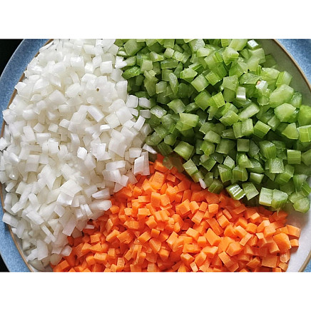 Garlic chopper vegetable shredder stirrer