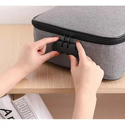 Slēdzams dokumentu un elektronisko ierīču organizators, ērts ceļošanai