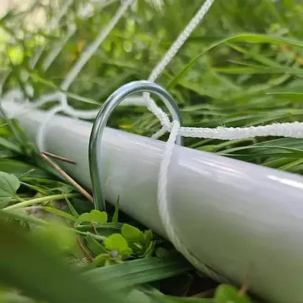 Pro Precision futbola vārtu komplekts - pārnēsājams, liels metāla rāmis ar mērķēšanas paklāju, viegla montāža un izturīga konstrukcija visu līmeņu treniņiem