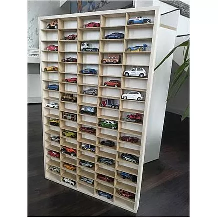 Koka plaukts rotaļu mašīnītēm ar 90 nodalījumiem KRUZZEL 21997