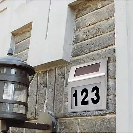 Izoxis Saules enerģijas izgaismots mājas numurs 24357