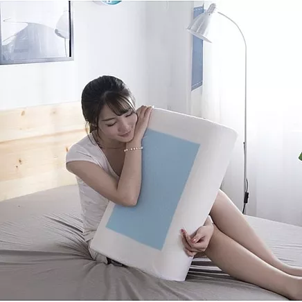 Liela ortopēdiskā spilvens ar dzesēšanas želejas ieliktni