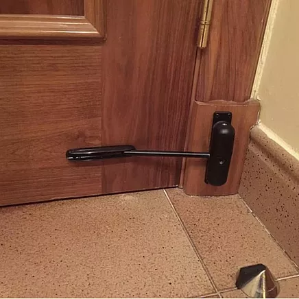 Door and gate closer 25075