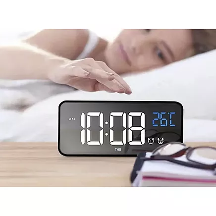 Elektroniskais LED modinātājs Izoxis 24736 ar snaudas funkciju, melns