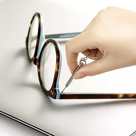 Briļļu remontkomplekts TRIZAND 25624 ar 126 detaļām