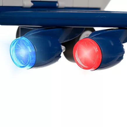 Izvelkama policijas lidmašīna ar autostāvvietu un mašīnām 26680