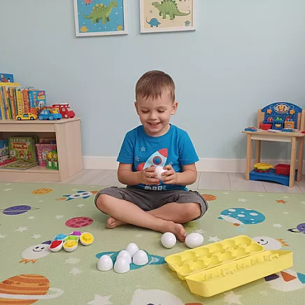 Attīstošais olu šķirotājs 12 gab., Montesori formu puzle 26653