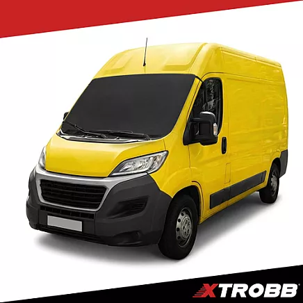 Pretaizsalšanas paklājs vējstiklam automašīnai