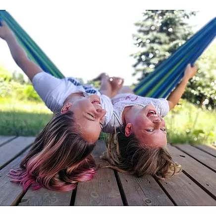 Прочный двойной гамак из хлопка и полиэстера - портативный, легко устанавливаемый, выдерживающий 150 кг для отдыха на свежем воздухе