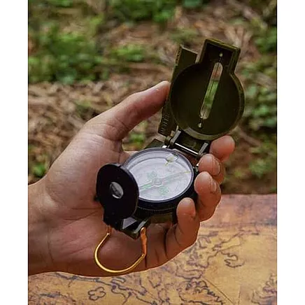 Прочный профессиональный военный компас - металлический корпус, азимут 360°, светящийся в темноте, водонепроницаемый, с чехлом для переноски