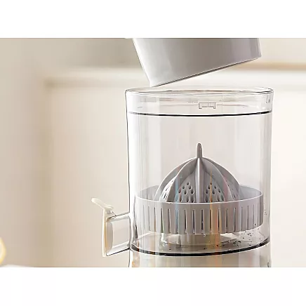 Automatic citrus juicer orange and fruit juicer