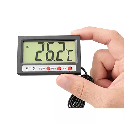 Digital thermometer with probe for aquariums, fridges and terrariums – 100cm cable