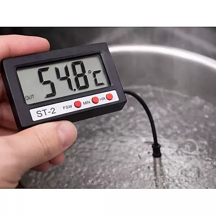 Digital thermometer with probe for aquariums, fridges and terrariums – 100cm cable