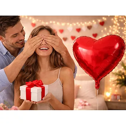 Red heart-shaped foil balloon – decorative gift for an anniversary or valentines day – large