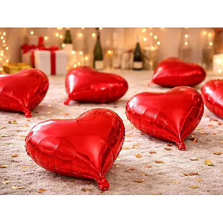 Red heart-shaped foil balloon – decorative gift for an anniversary or valentines day – large