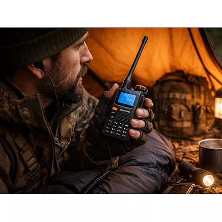 Радиостанция baofeng uv-k61 pro с большим радиусом действия до 30 км и фонариком, аккумулятор 2600 мач