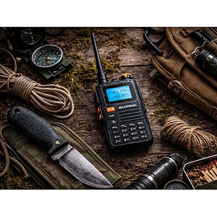 Радиостанция baofeng uv-k61 pro с большим радиусом действия до 30 км и фонариком, аккумулятор 2600 мач