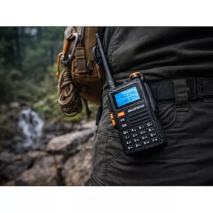 Радиостанция baofeng uv-k61 pro с большим радиусом действия до 30 км и фонариком, аккумулятор 2600 мач