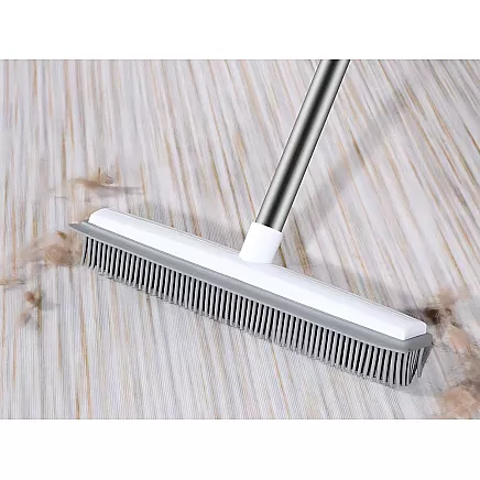 Резиново-силиконовая метла для уборки с металлическим держателем 120 см