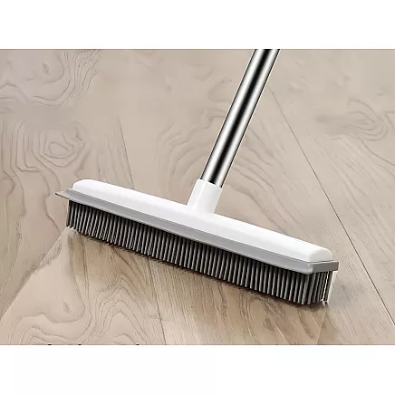 Резиново-силиконовая метла для уборки с металлическим держателем 120 см