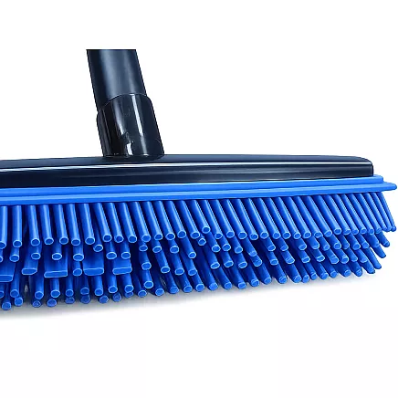 Резиново-силиконовая метла для уборки с металлическим держателем 120 см