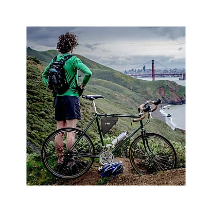 Under-frame pannier bag for bicycle