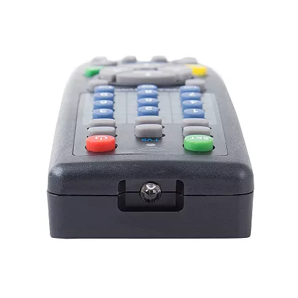 Universāls tālvadības pults TV, audio un video ierīcēm, melns