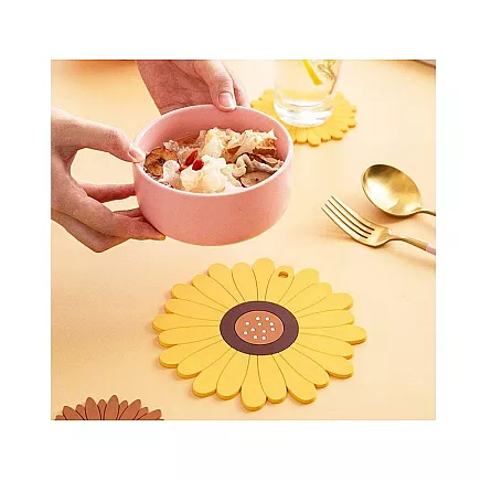 Silicone potholder for mugs and pans