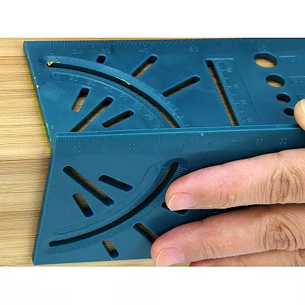 Joiners corner 3d japanning bracket