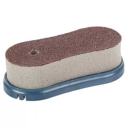 Cleaning brush with fluid dispenser