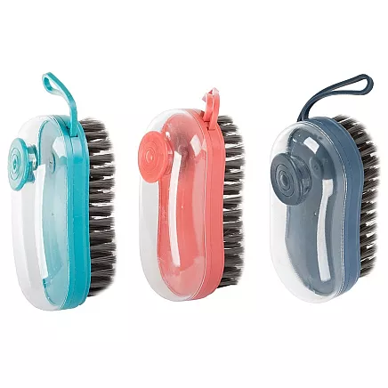 Cleaning brush with fluid dispenser